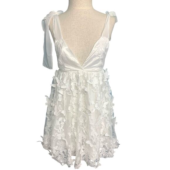 The Post‎ Women’s 3D Butterfly Babydoll Mini Dress V-neck Backless White Small - Picture 2 of 10